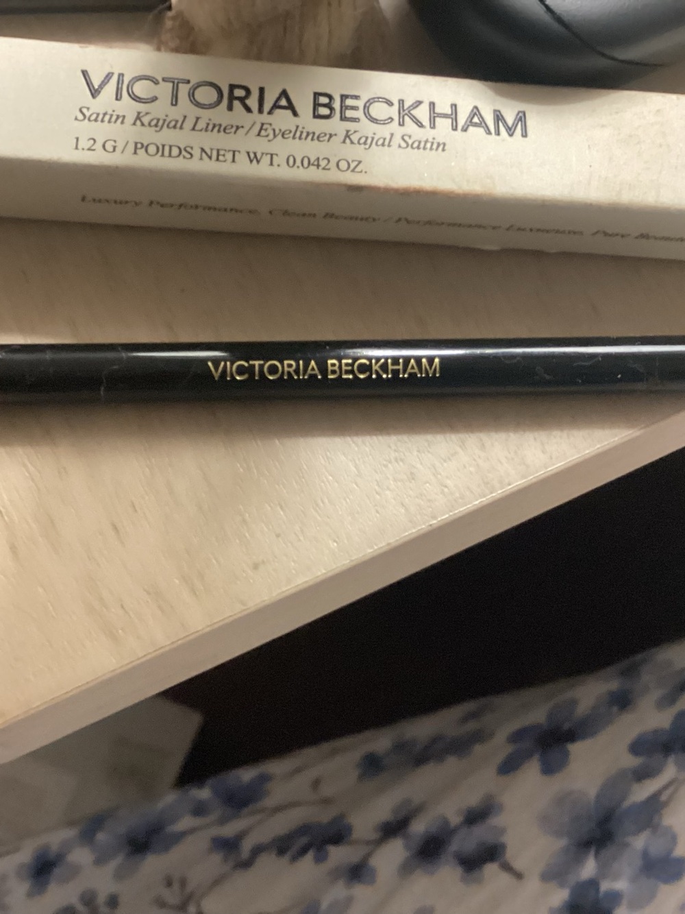 Victoria Beckham satin kajal liner. Bordeaux. New